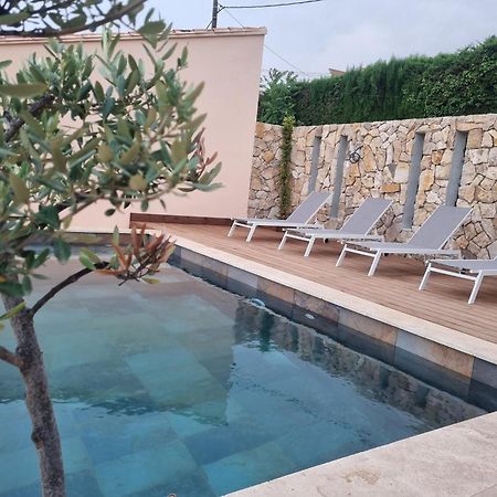Villa Manoa Олиул Екстериор снимка