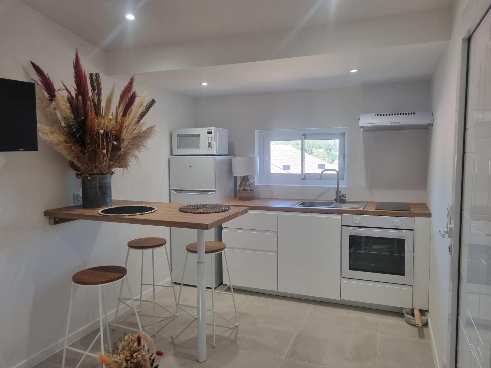 Villa Manoa Олиул Екстериор снимка