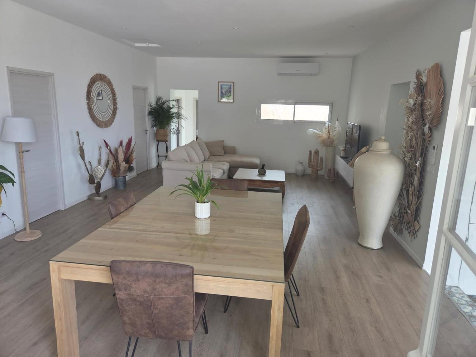 Villa Manoa Олиул Екстериор снимка